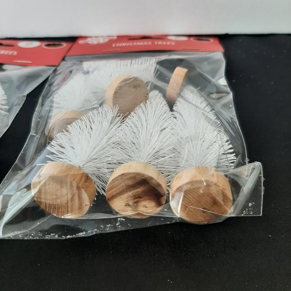 Bottlebrush Trees Christmas House Seasonal Collection Lot of 2 White Home Decor - Picture 4 of 8